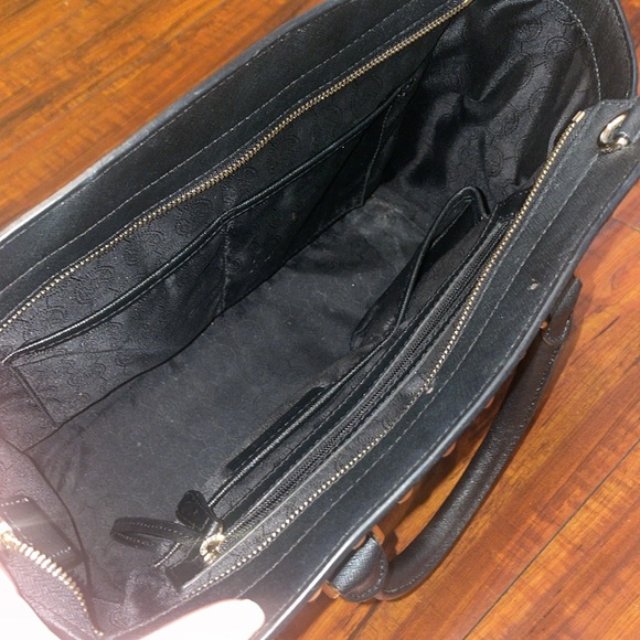 Michael Kors bags - Picture 3 of 4